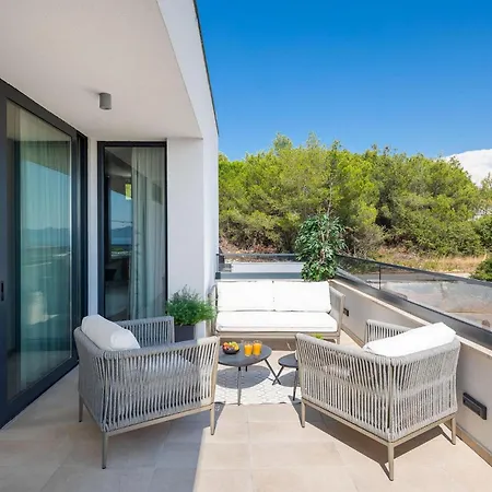 Calvi בית נופש זאדאר