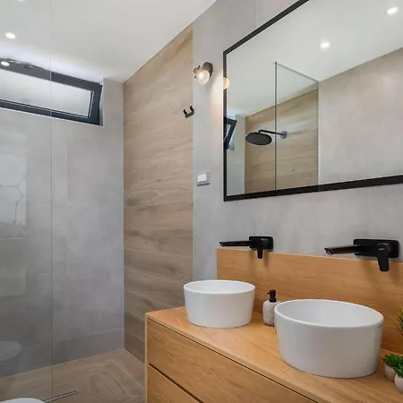 Calvi בית נופש זאדאר